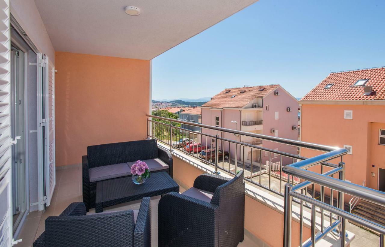 Apartman Dominik Makarska Buitenkant foto
