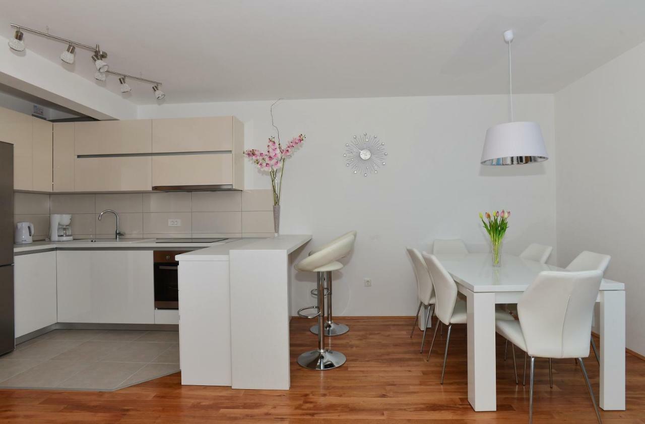 Apartman Dominik Makarska Buitenkant foto
